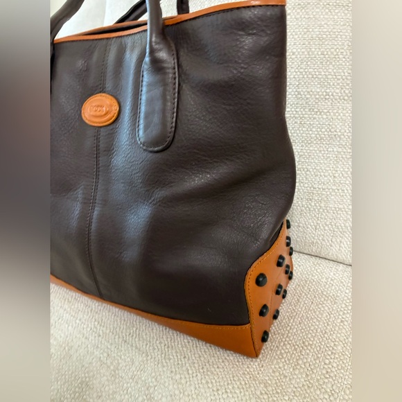 Vintage Tod's Beige Brown
Pebbled Leather Gommino Tote Bag - Picture 5 of 16